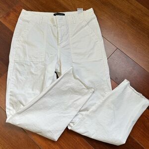 Banana Republic Women’s Girlfriend Authentic Chino White Size 2 Lightweight